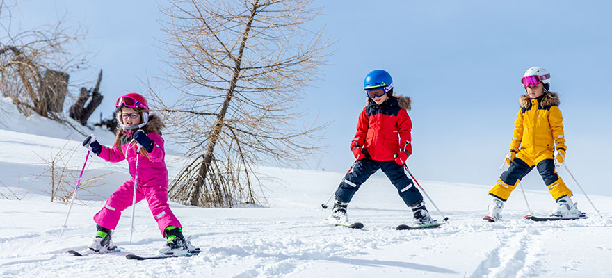 Tips For a Stress-Free Family Ski Trip
