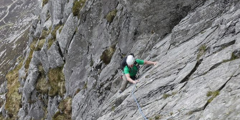 grooved arete, east face tryfan hvd 4a